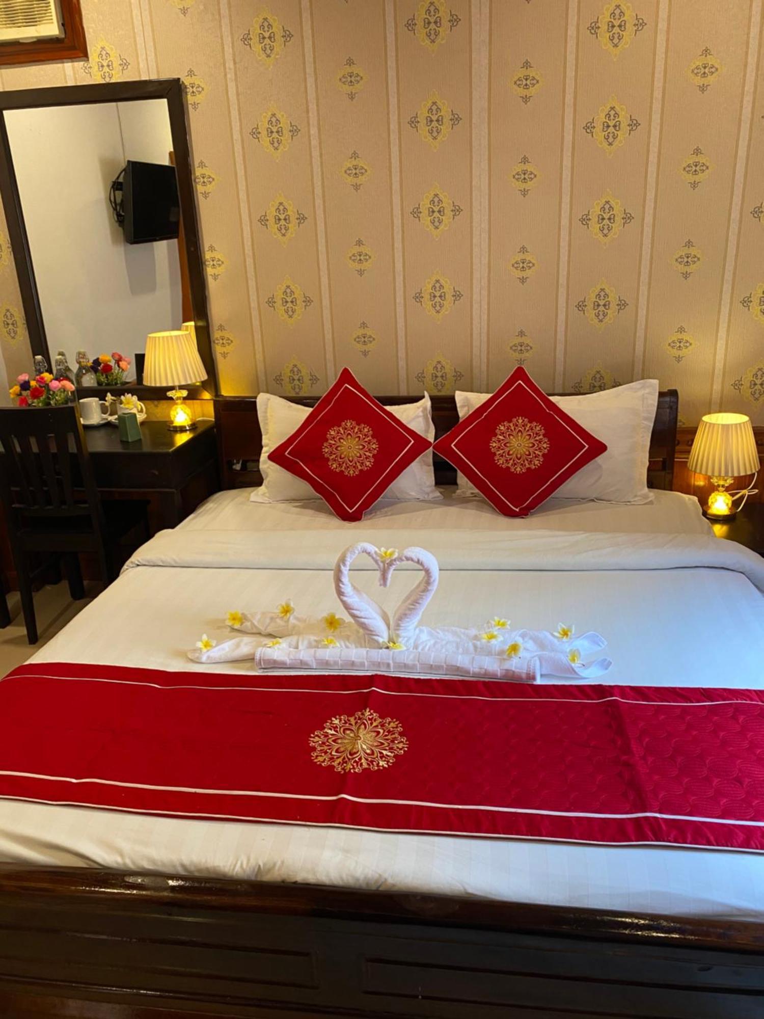 Golden Lotus Boutique Hotel Luang Prabang Exterior photo