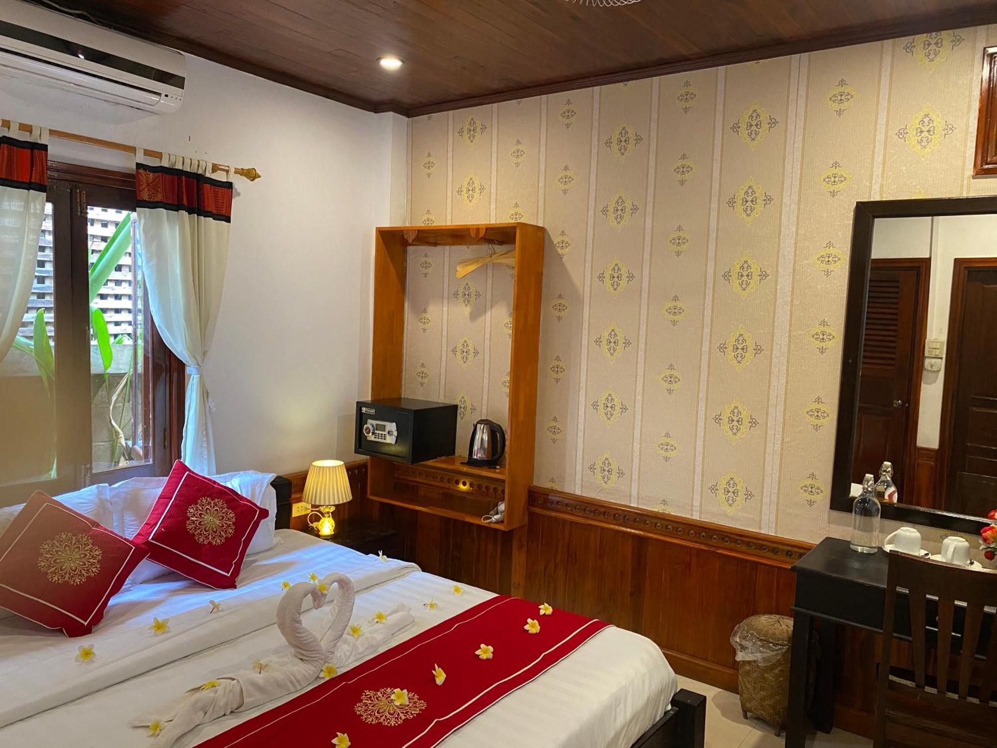 Golden Lotus Boutique Hotel Luang Prabang Exterior photo