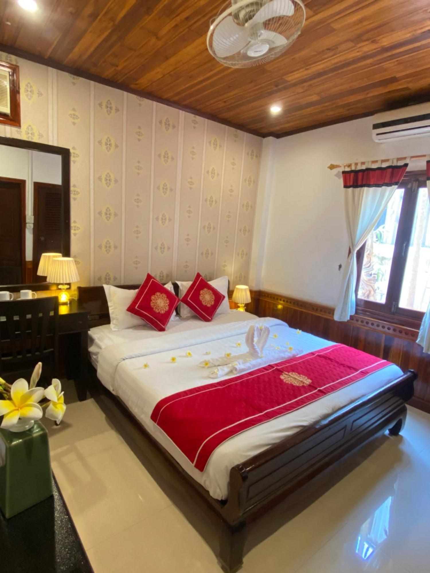 Golden Lotus Boutique Hotel Luang Prabang Exterior photo